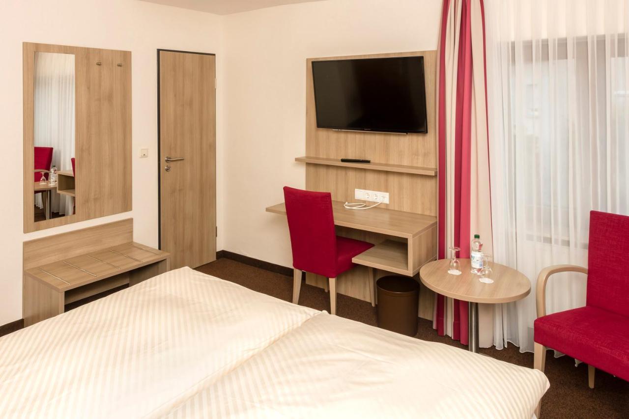 Landhotel Wolf-Mertes Sessenbach Exterior photo